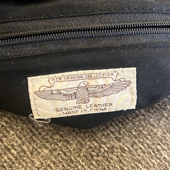 Black Clutch Leathers Bag - Picture 8 of 9